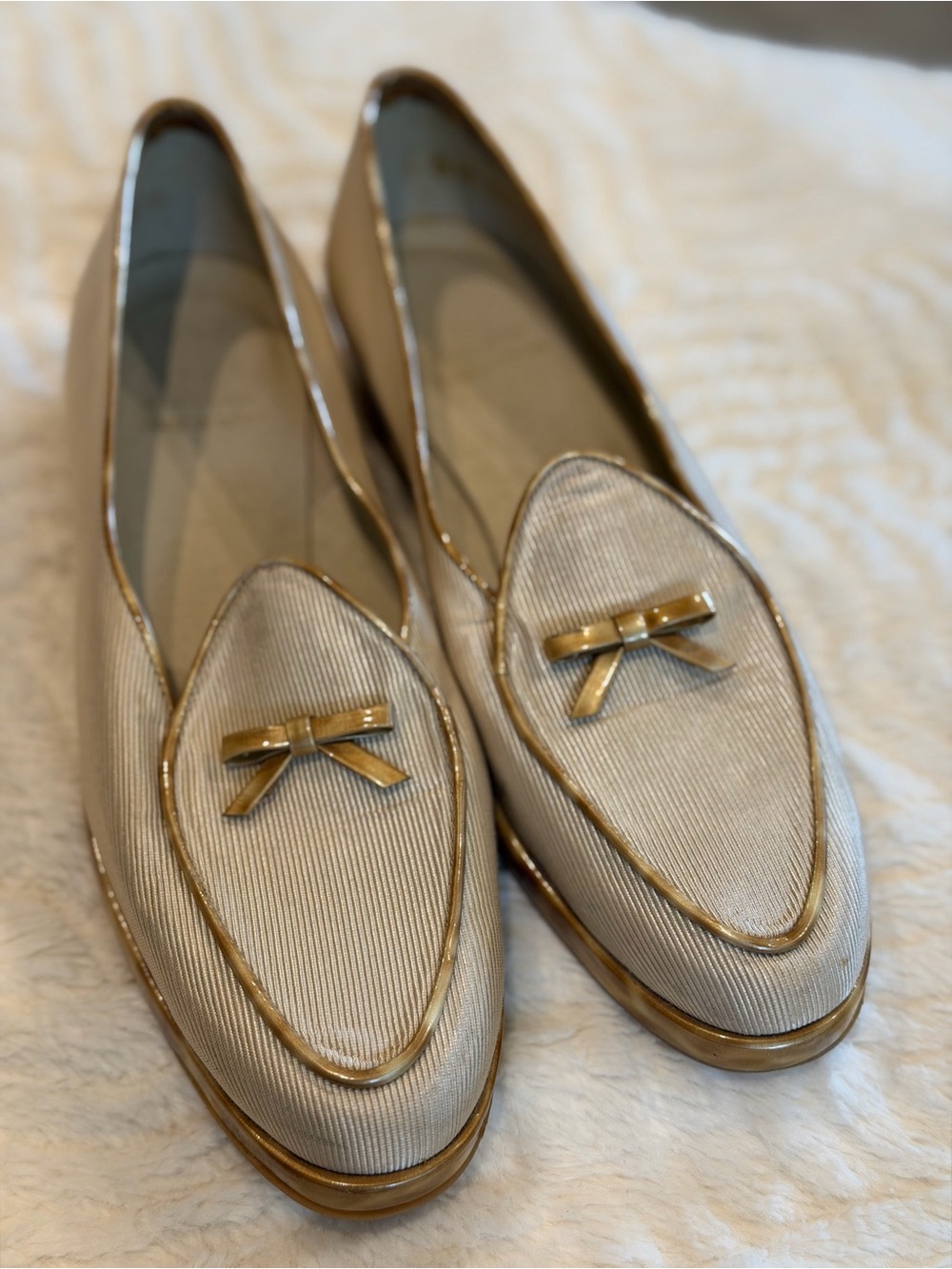 VTG Stuart Weitzman Made in Spain Ribbed Slip on Flats Loafers w Bow Details 7N